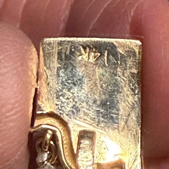 Elegant 14kt marked and acid tested angel coral Beaded Necklace - Picture 3 of 5